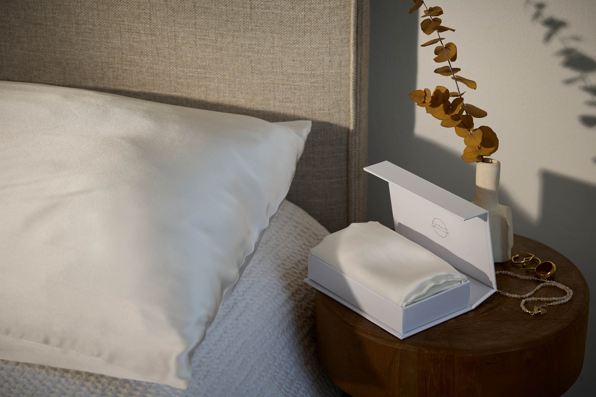 100% Mulberry Silk Pillowcase - Limited Edition